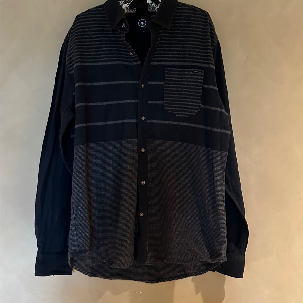 Volcom Flannel Shirt Men's Blue and Grey Long Sleeve Jacket Slim Fit size XL